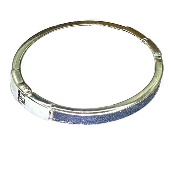 Vintage Silvertone Textured Black Glittery Sparkle Hinged Bangle Bracelet - Picture 4 of 5